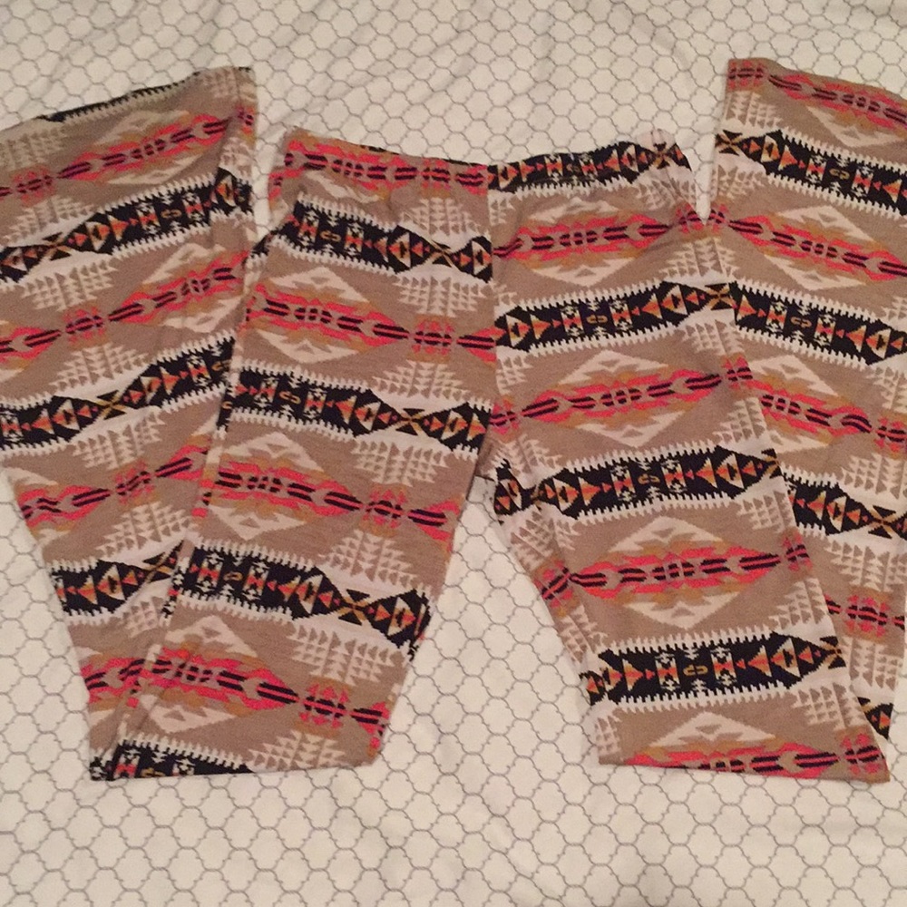 Aztec print, thin, flowy pants